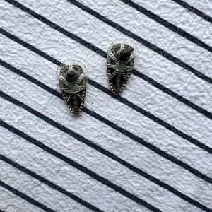 Kendra Scott black arrowhead studs